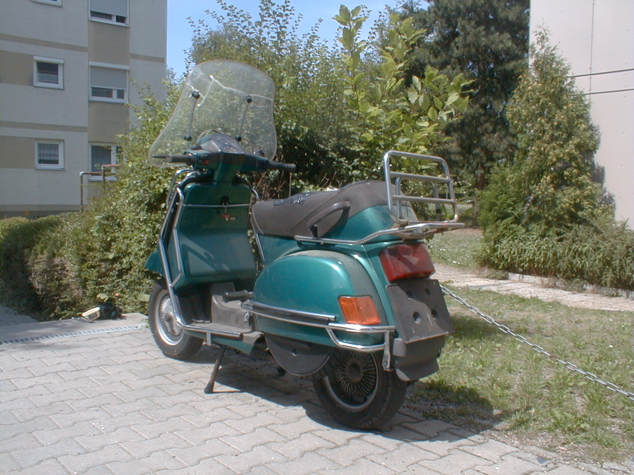 Vespa Cosa 200 GS