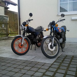 Zündapp CS 50 & Suzuki GT 50 K.jpg