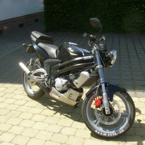 Rieju RS2 naked Bj.2005.jpg