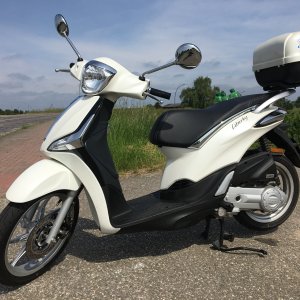Piaggio Liberty 50 iGet 4T 3V.jpg