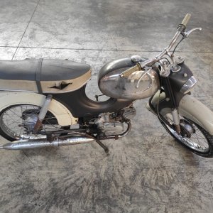 Hercules 220 KF4 Bj. 1965.jpg