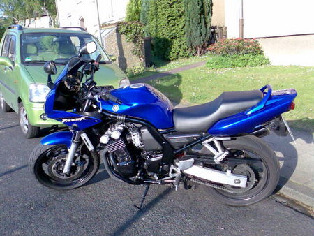 Yamaha FZS600.jpg