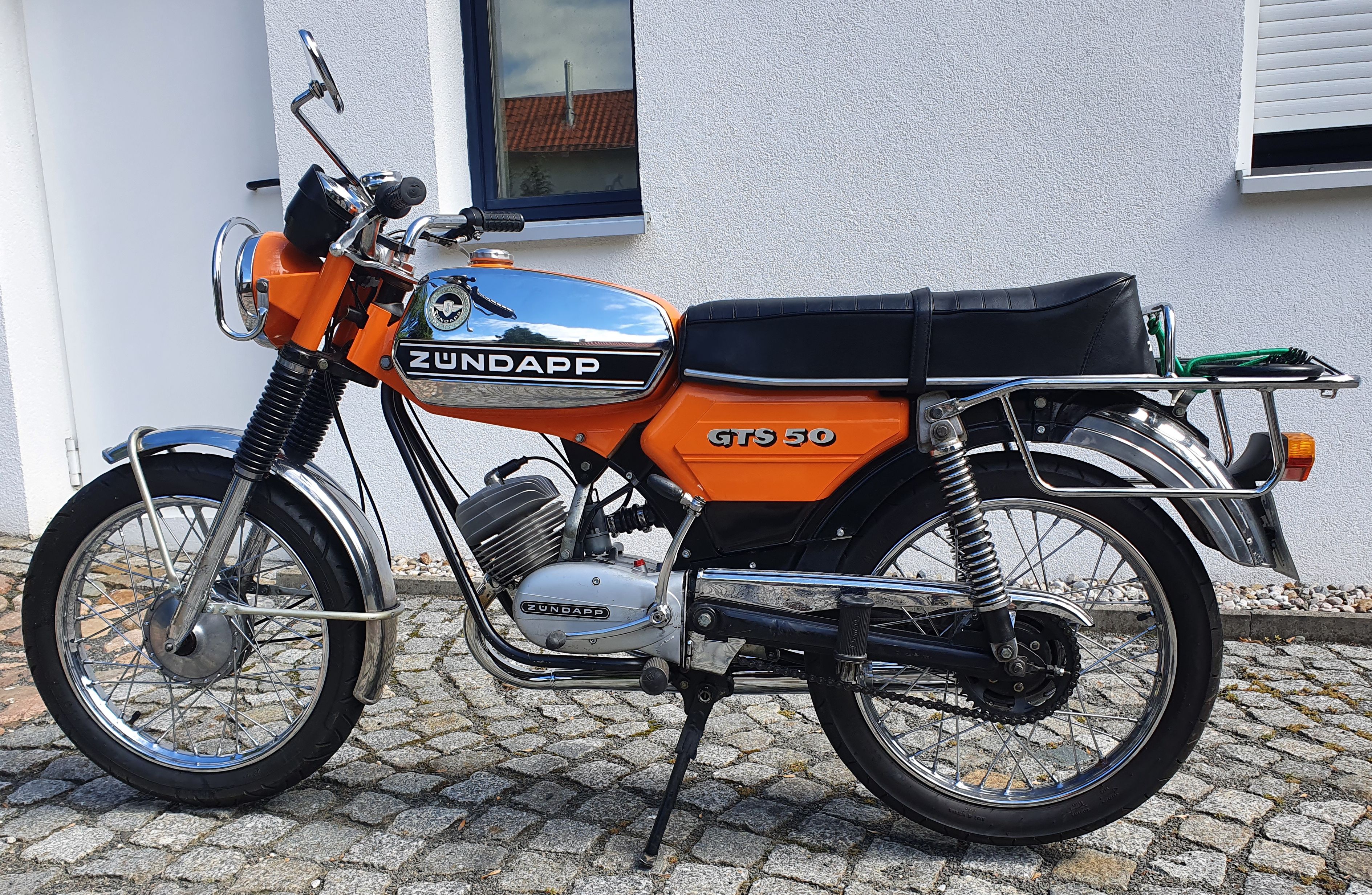 ZD-GTS50-1975.jpg