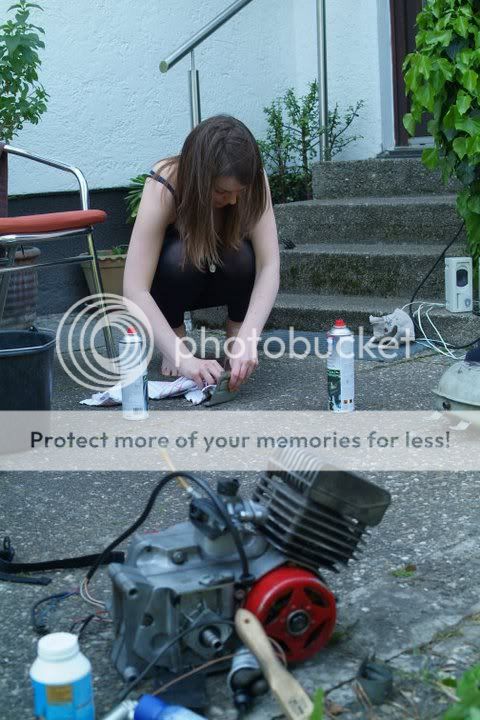 226278_208563469174915_100000637916030_655723_499475_n.jpg