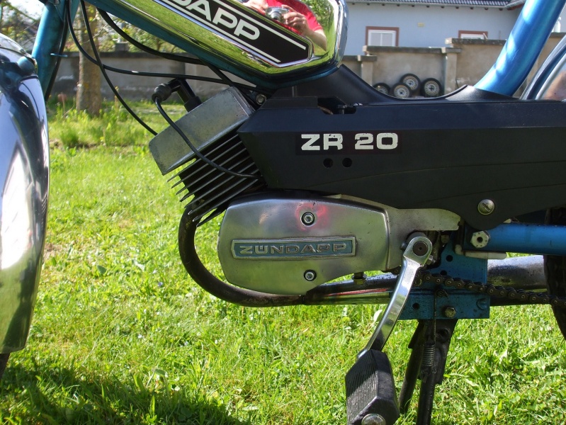Datei:Motor-der-Zündapp-ZR20.jpg